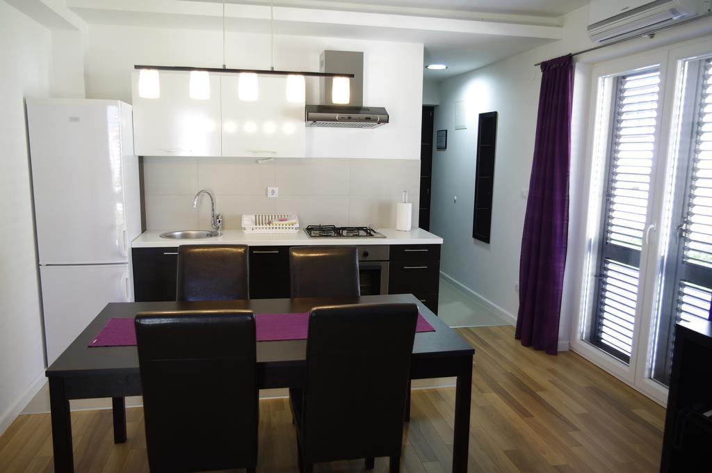 Santis10 Apartment